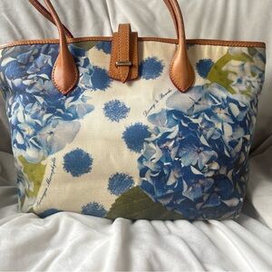 🩵💚 Dooney & Bourke hydrangea Canvas Tote